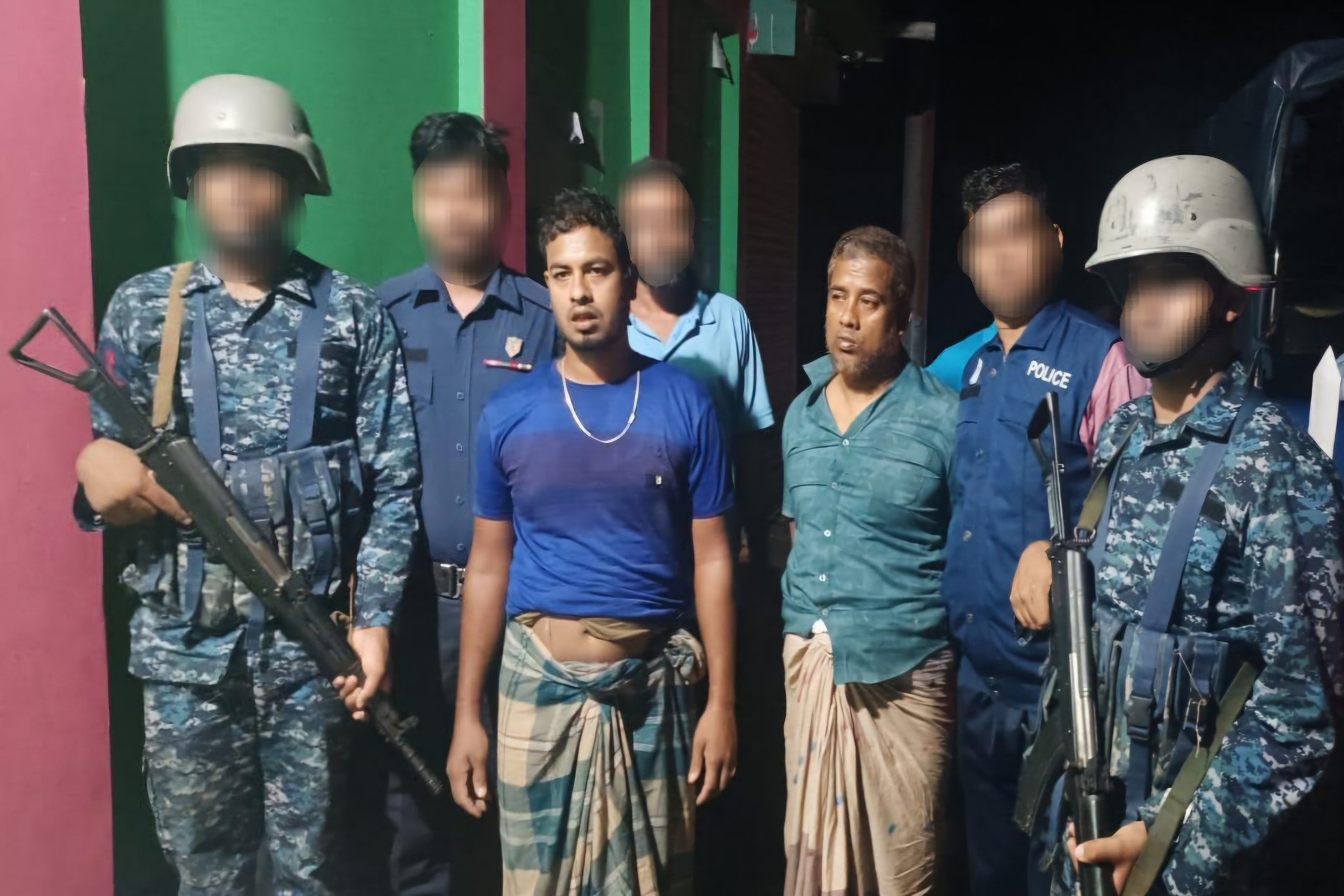 মনপুরায় নৌবাহিনীর অভিযানে শিশু বলাৎকারকারী ও ২৫ কোটি টাকার অবৈধ জাল জব্দ